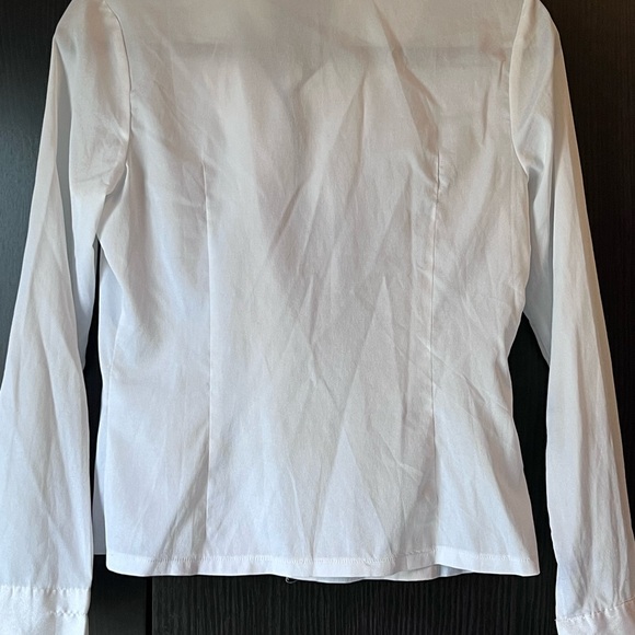 Elegant White Blouse with Black Trim - Picture 7 of 7